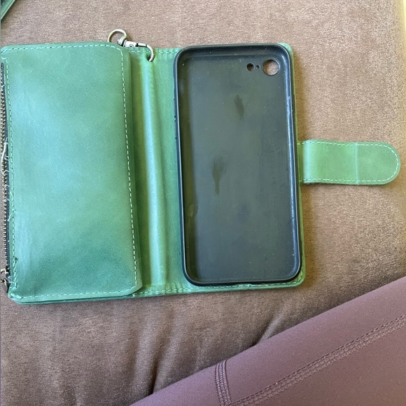 iPhone cases - Picture 5 of 6